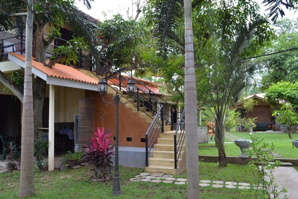 Morning Star Resorts Negombo Buitenkant foto