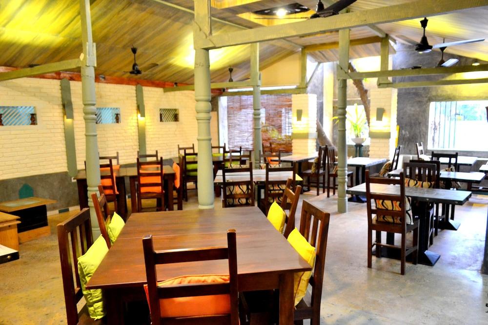 Morning Star Resorts Negombo Buitenkant foto