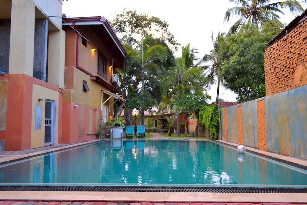 Morning Star Resorts Negombo Buitenkant foto