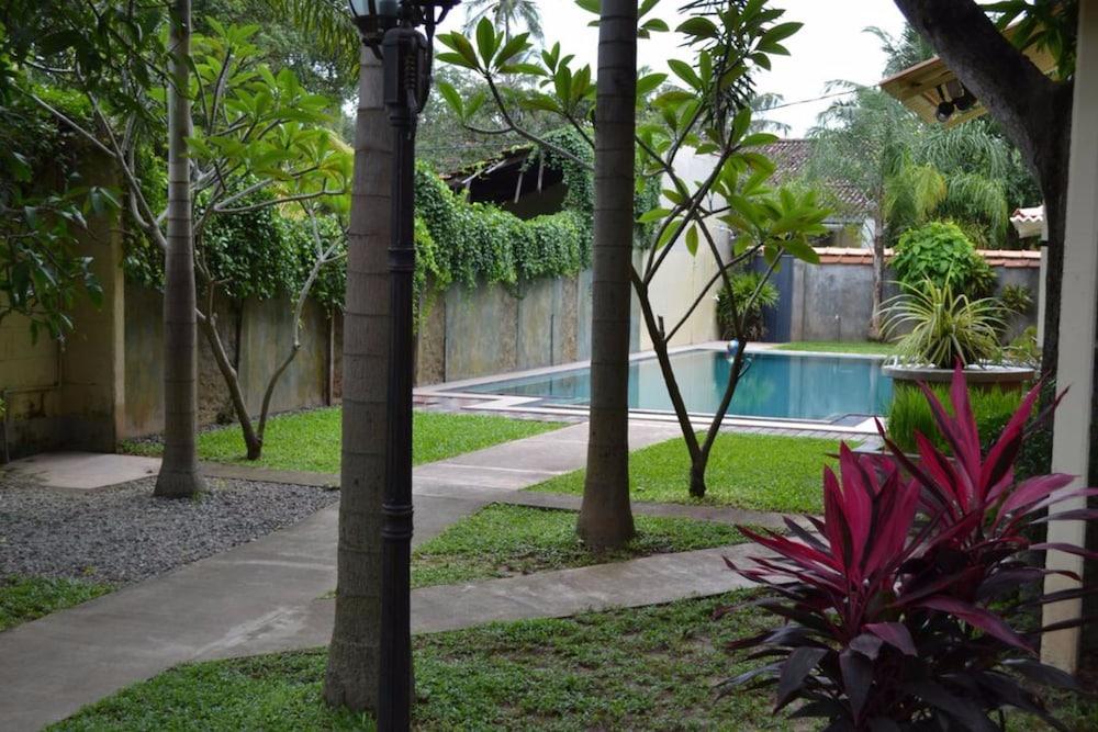 Morning Star Resorts Negombo Buitenkant foto